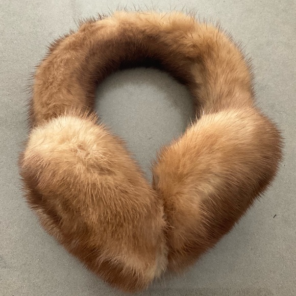 Vintage Mink Earmuffs - Like New! - Picture 1 of 7